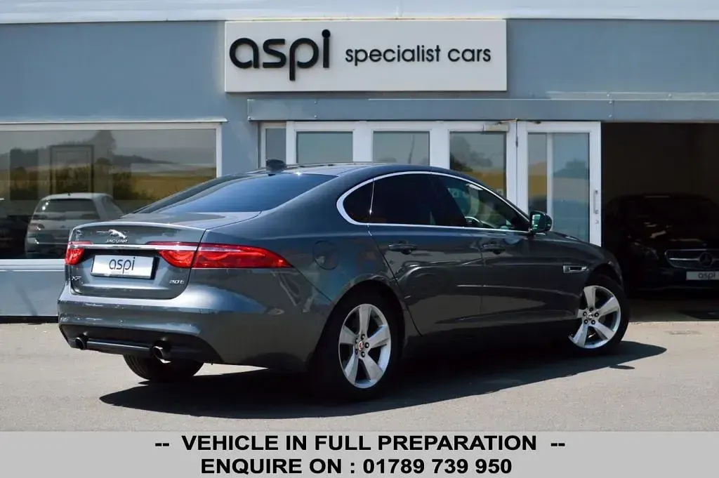 Used Jaguar XF Portfolio 200 HP (147 kW) 2017 Grey Sedan