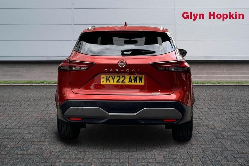 Used Nissan Qashqai Tekna 158 HP (116 kW) 2022 Red SUV