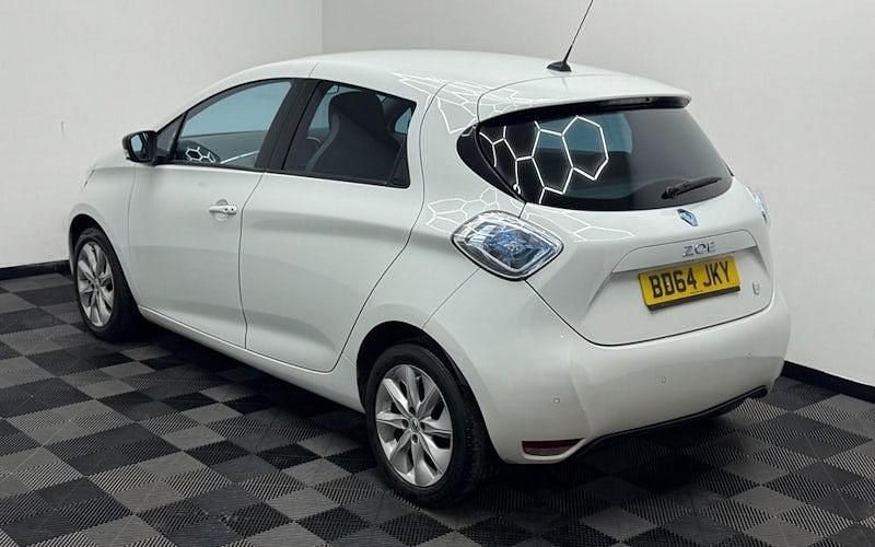 Used Renault Zoe Dynamique 64 kW (88 HP) 2014 White Hatchback