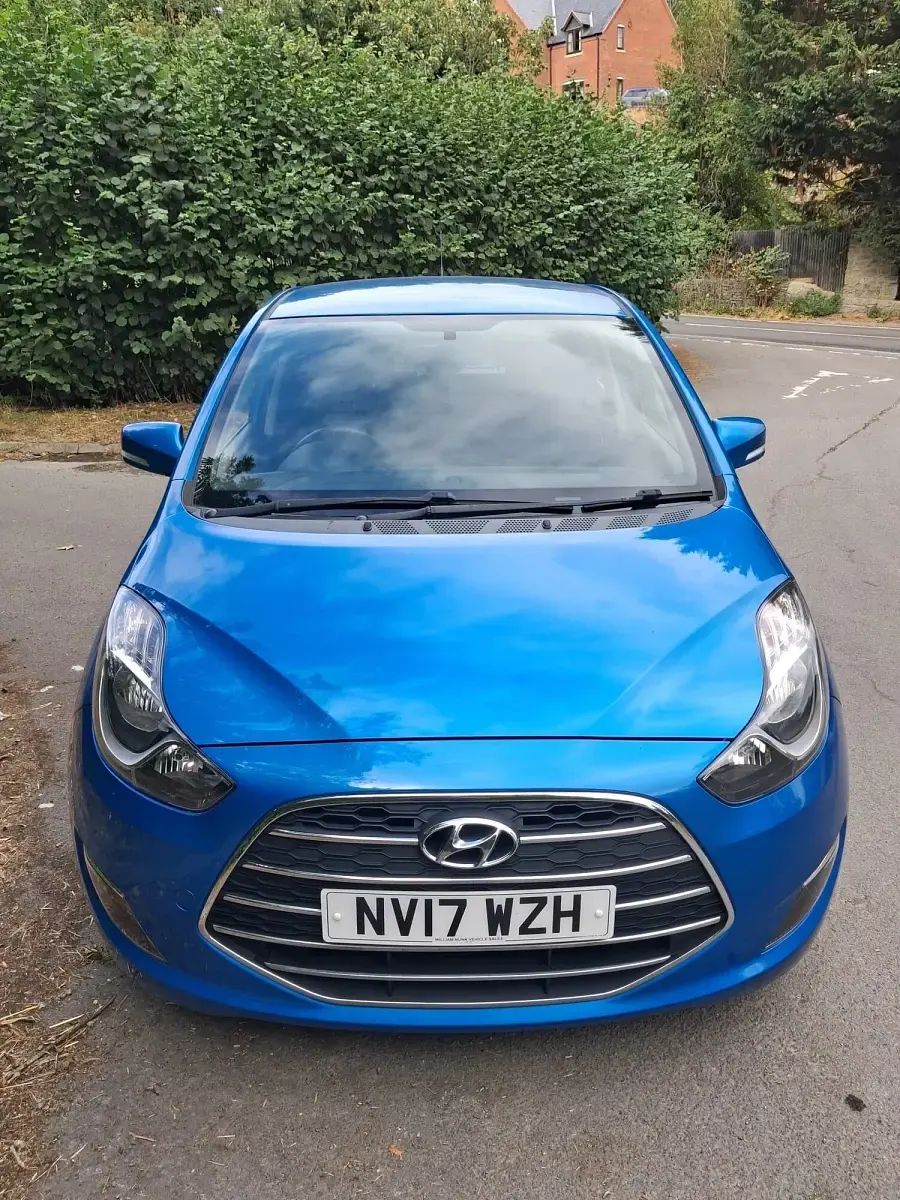 Used Hyundai ix20 SE 90 HP (66 kW) 2017 Blue Hatchback
