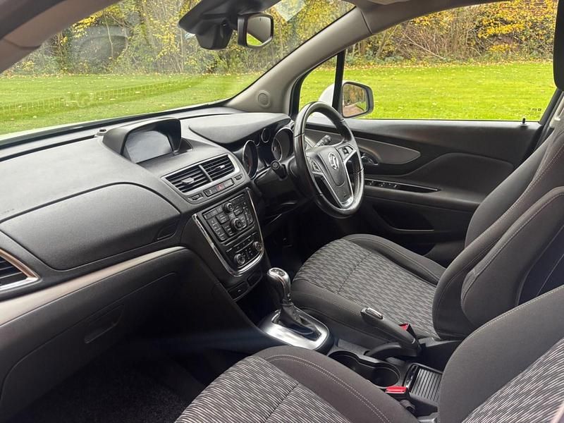 Used Vauxhall Mokka 140 HP (102 kW) 2015 White SUV