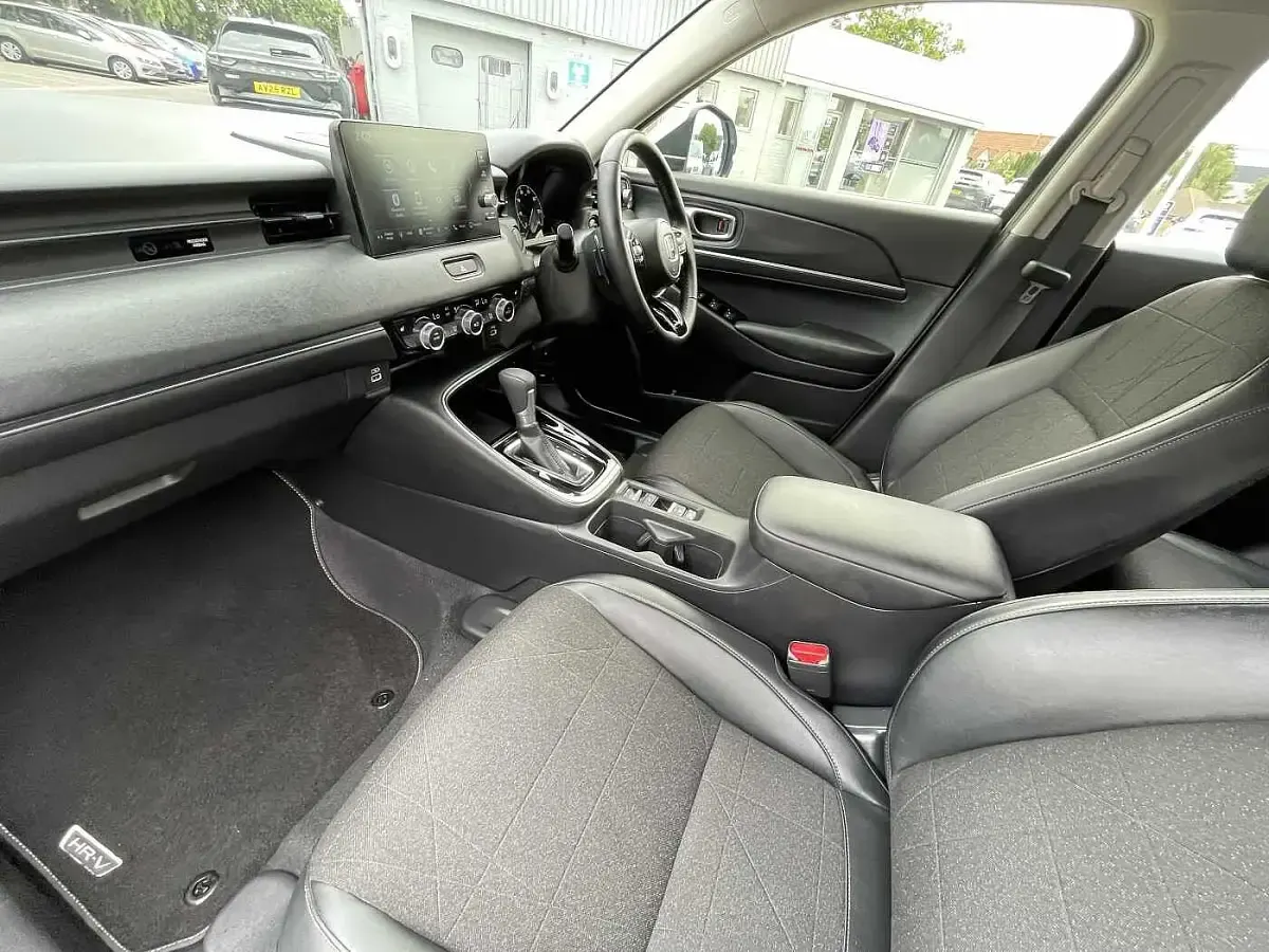 Used Honda HR-V Advance 131 HP (96 kW) 2021 White SUV