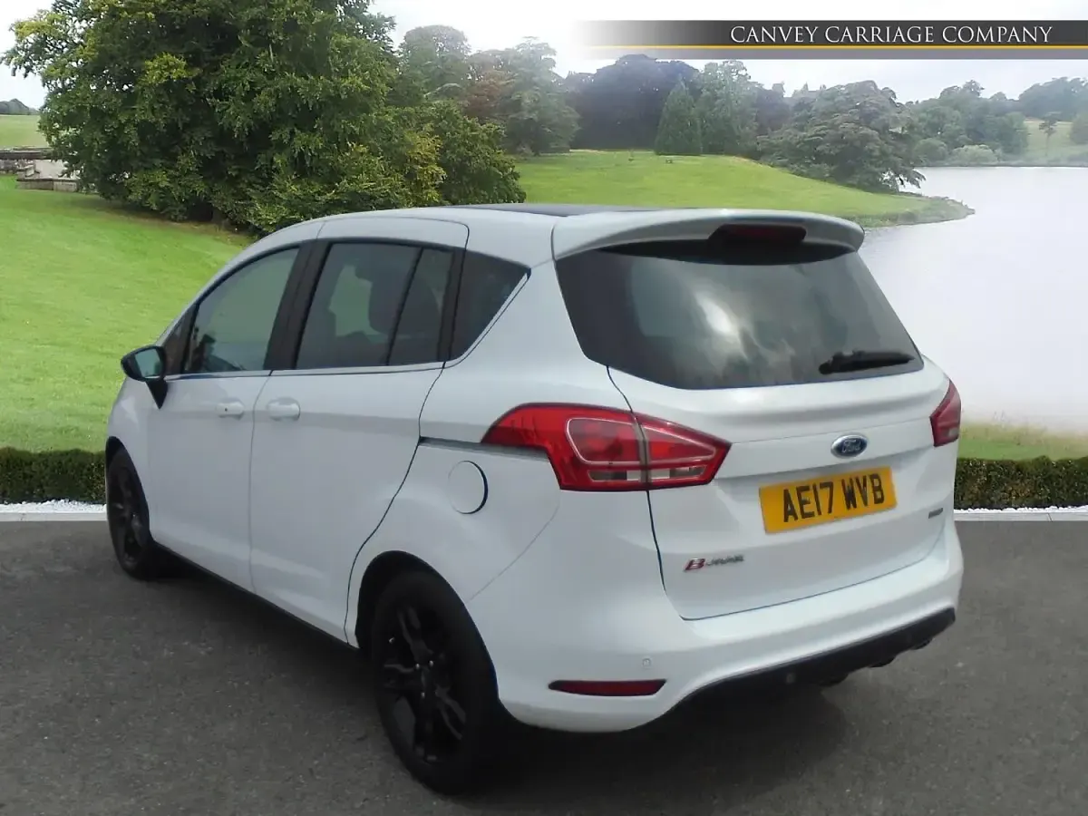 Used Ford B-MAX Zetec 2017 White MPV