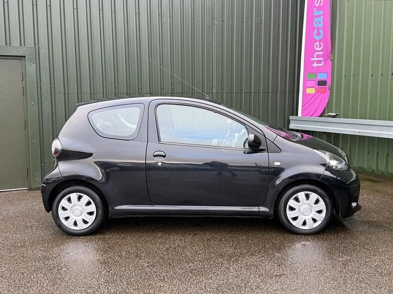 Used Toyota Aygo Style 68 HP (50 kW) 2013 Black Hatchback