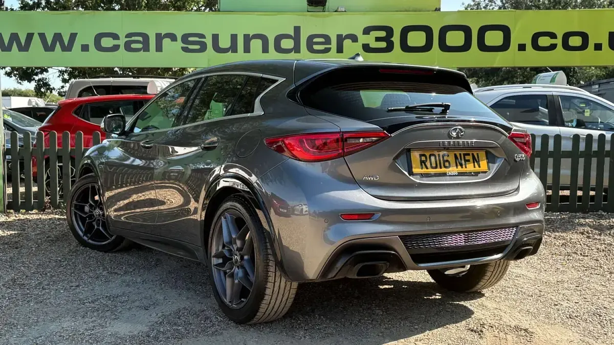 Used Infiniti Q30 Sport Tech 170 HP (125 kW) 2016 Grey Hatchback