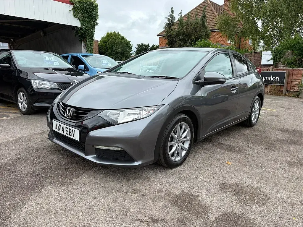 Used Honda Civic S 100 HP (73 kW) 2014 Grey Hatchback