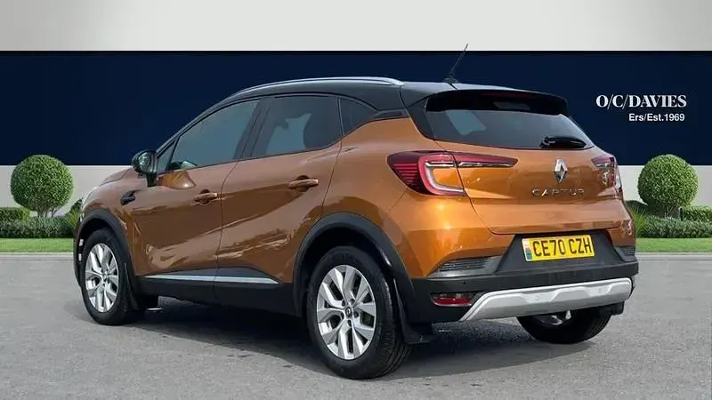 Used Renault Captur Iconic 100 HP (73 kW) 2020 Orange/black SUV