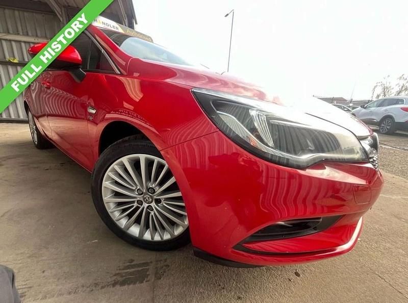 Used Vauxhall Astra Elite 136 HP (100 kW) 2017 Red Hatchback