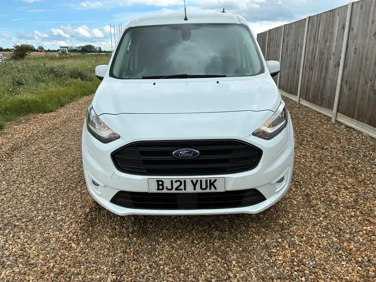 Used Ford Transit Connect Limited 120 HP (88 kW) 2021 White MPV