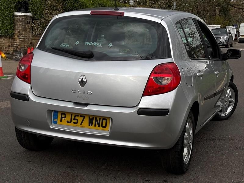 Used Renault Clio II Dynamique 2007 Silver Hatchback