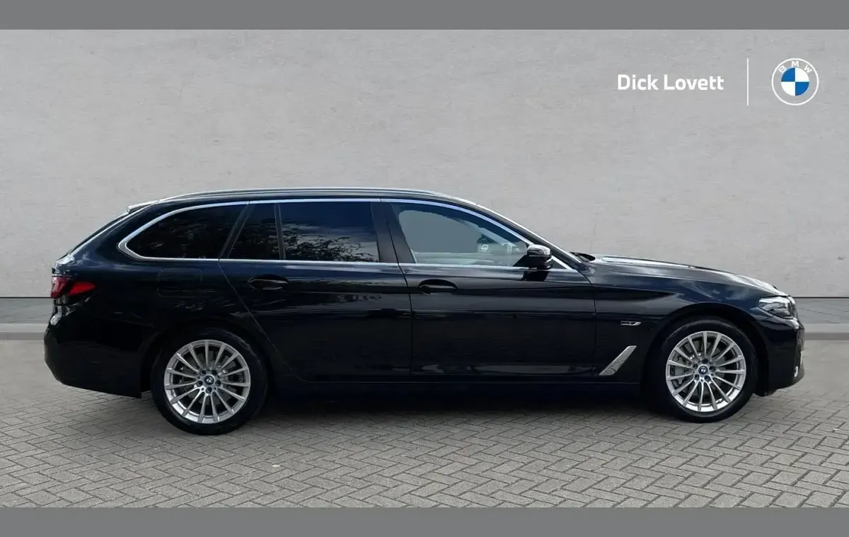 Used BMW 530e Sport Line 288 HP (211 kW) 2022 Black Estate