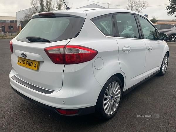 Used Ford C-MAX Titanium 2015 White MPV