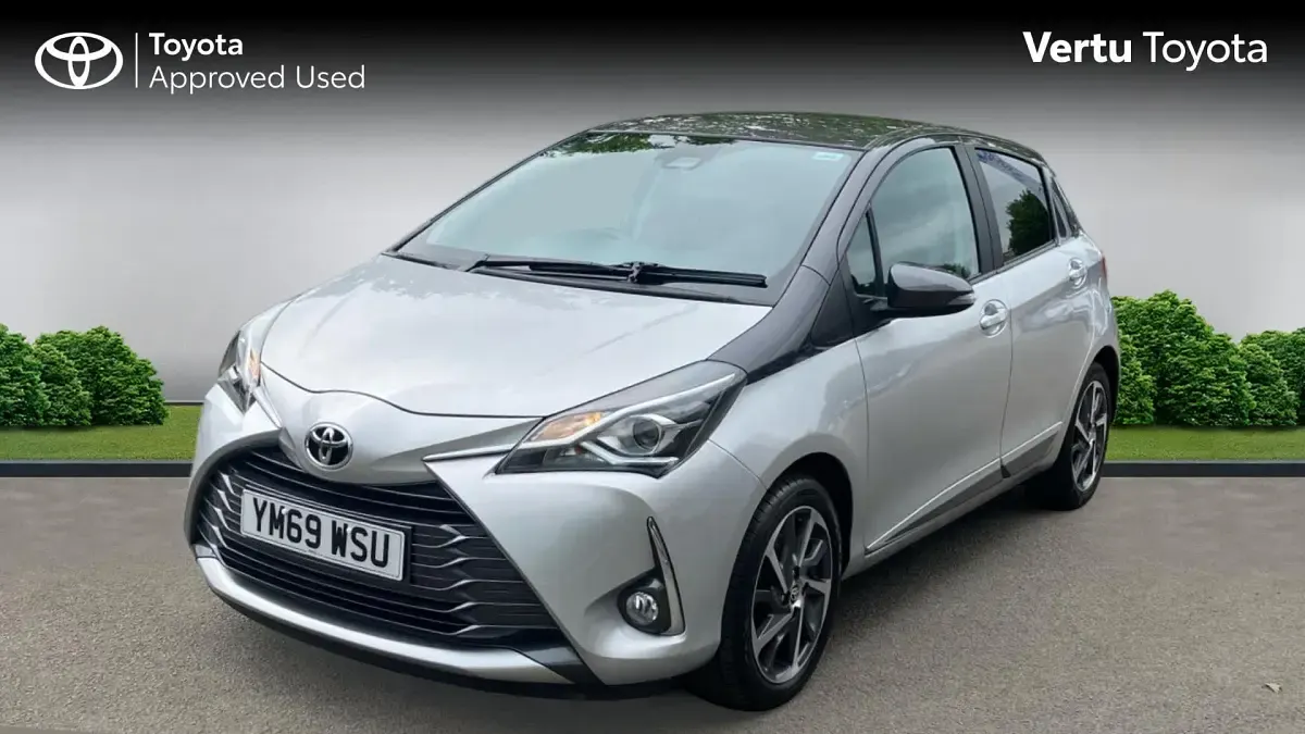 Used Toyota Yaris 111 HP (81 kW) 2020 Silver Hatchback