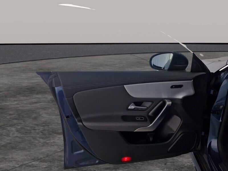 Image 2/3
