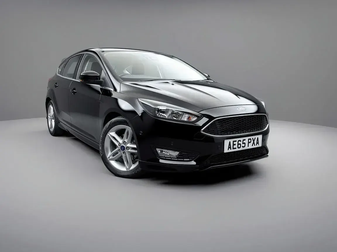 Used Ford Focus Zetec 125 HP (91 kW) 2015 Black Hatchback