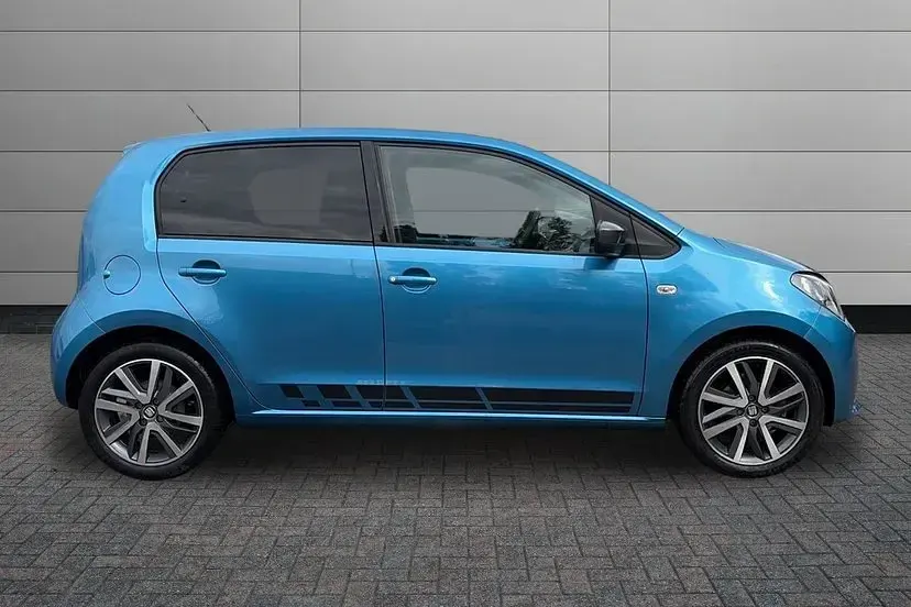 Used Seat Mii FR-Line 74 HP (54 kW) 2019 Chester blue with candy white roof Hatchback