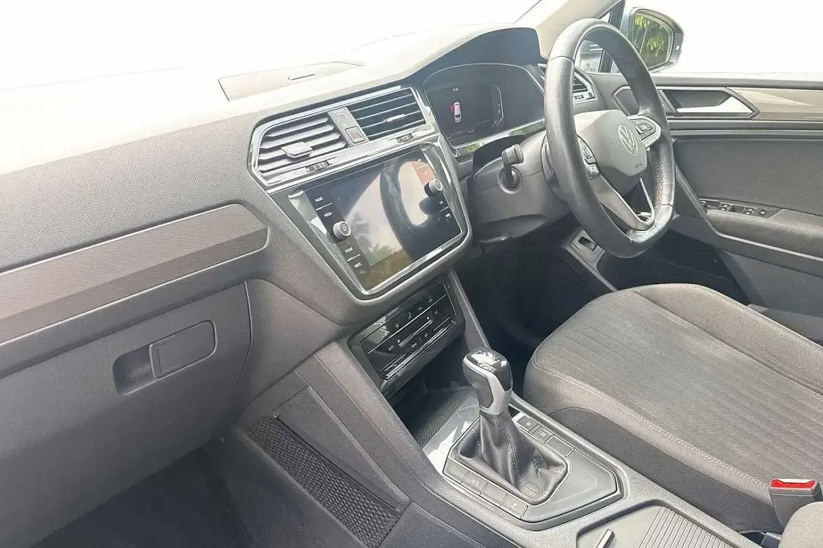 Used VW Tiguan Allspace Life 150 HP (110 kW) 2023 Grey SUV