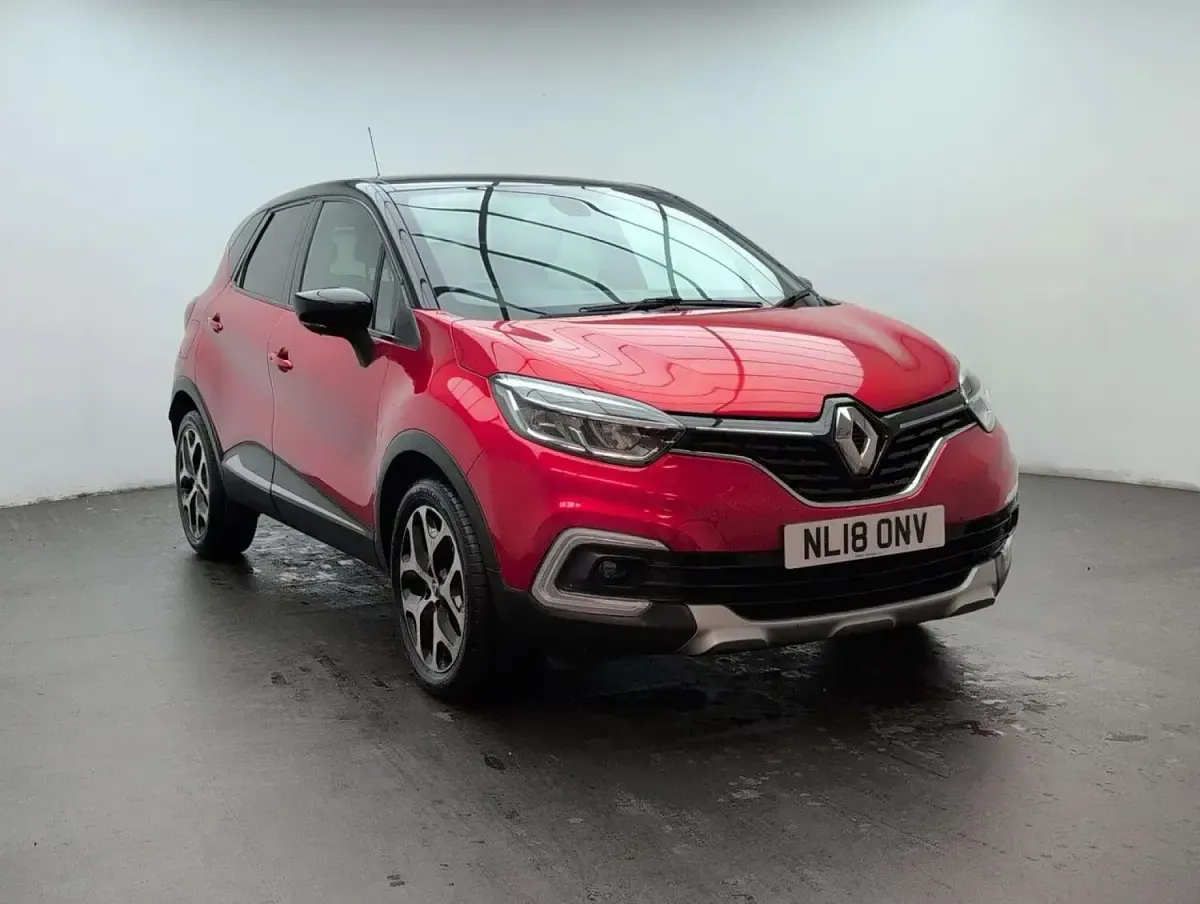 Used Renault Captur Signature 90 HP (66 kW) 2018 Red and black SUV