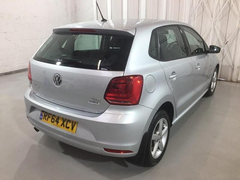 Begagnad VW Polo SE 2014 Silver Halvkombi