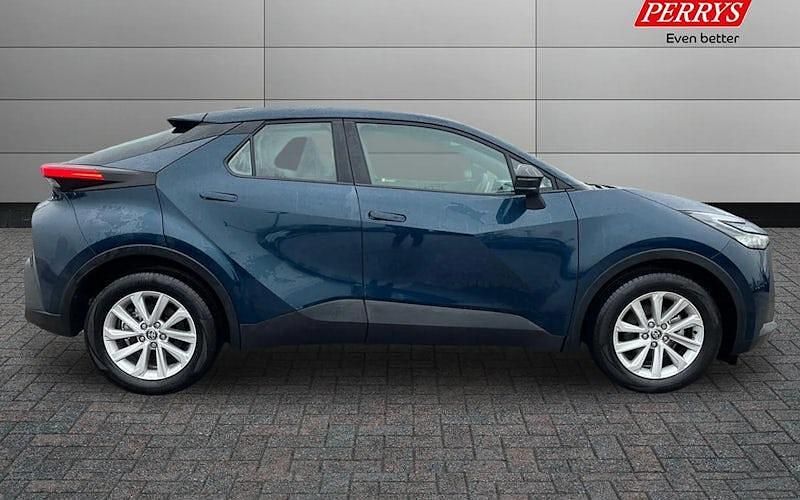 New Toyota C-HR 140 HP (102 kW) 2026 SUV