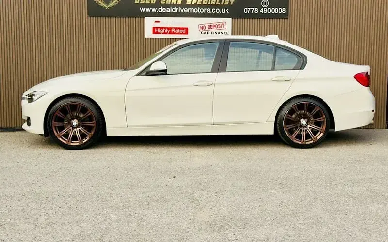 Used BMW 318 Performance 143 HP (105 kW) 2013 White Sedan