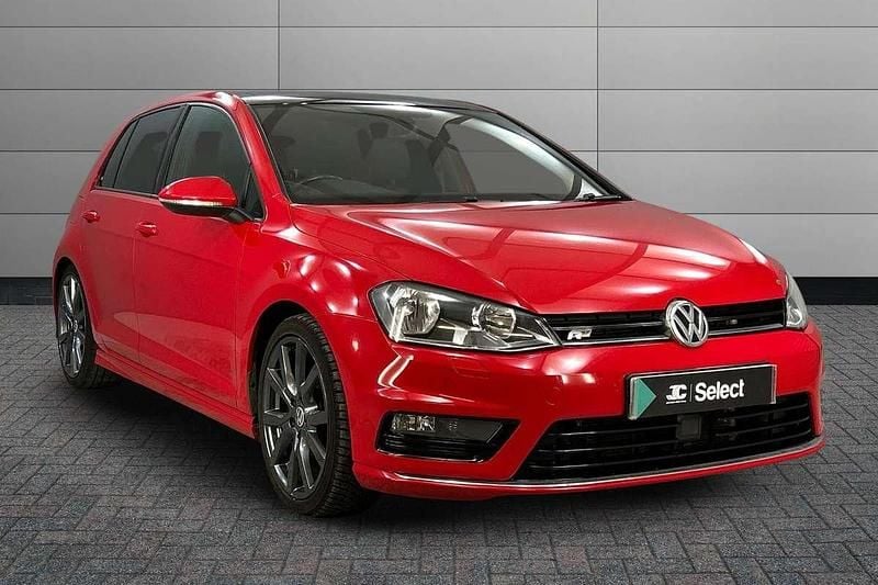 Red Used 2016 VW Golf VII R-line Edition Hatchback | £13,000 (Fair price) - Image 1/4