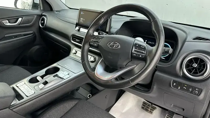 Used Hyundai Kona Premium 150 kW (204 HP) 2022 White SUV
