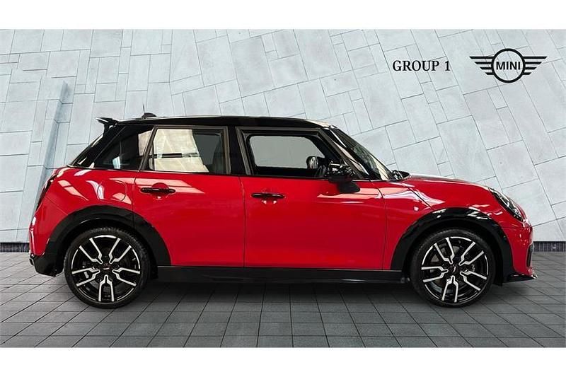 Używany Mini Cooper Sport 204 KM (150 kW) 2024 Czerwony Hatchback