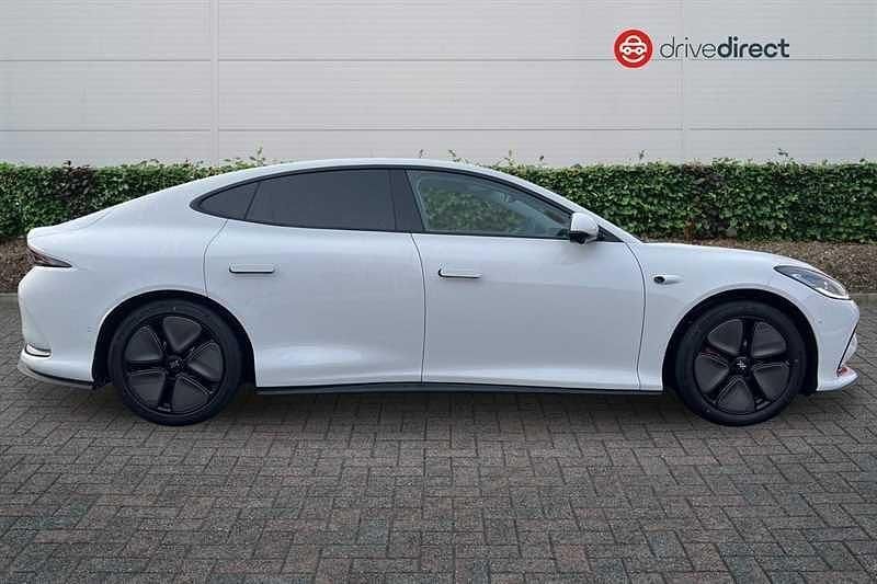 New MG IM5 300 kW (408 HP) 2025 White Hatchback