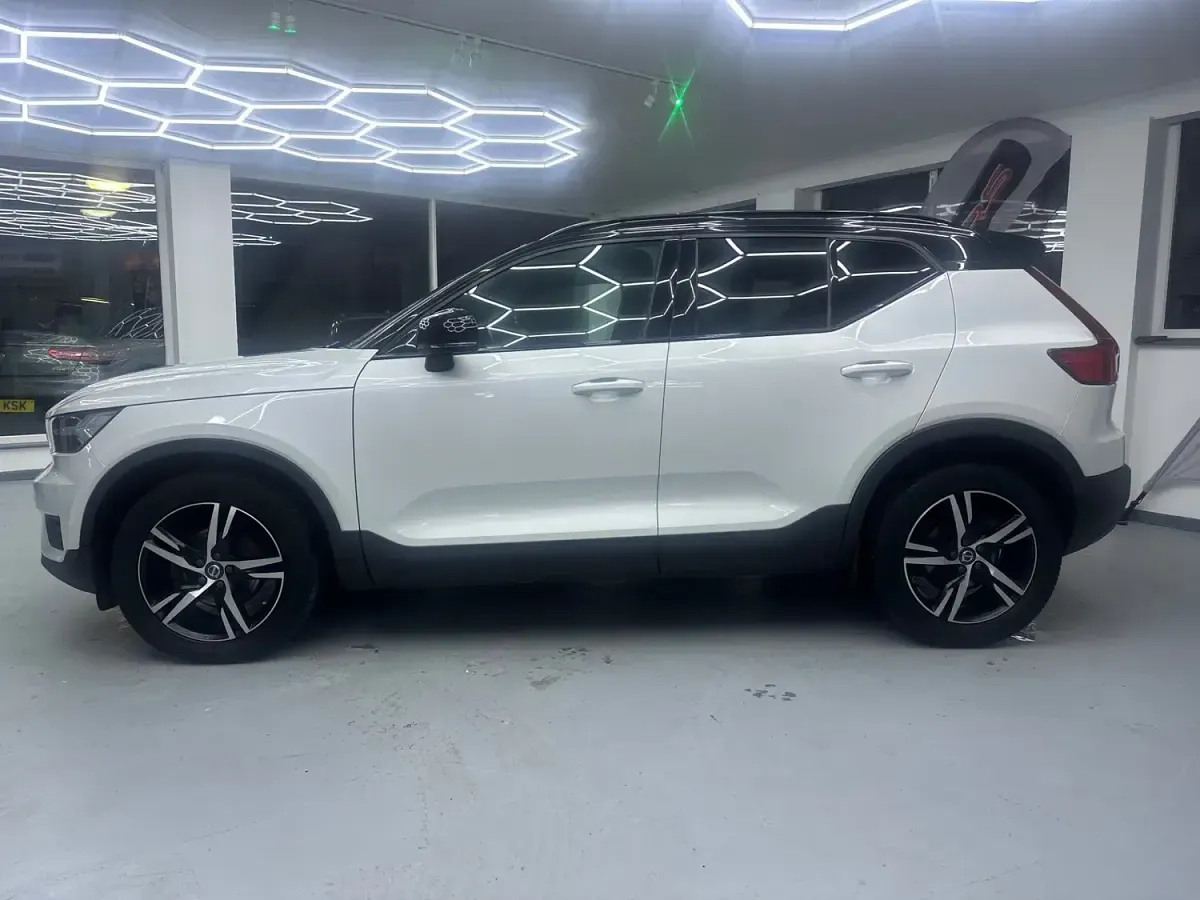 Used Volvo XC40 R-Design 2021 White SUV