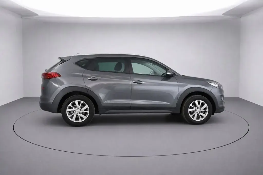 Used Hyundai Tucson SE 132 HP (97 kW) 2019 Grey SUV
