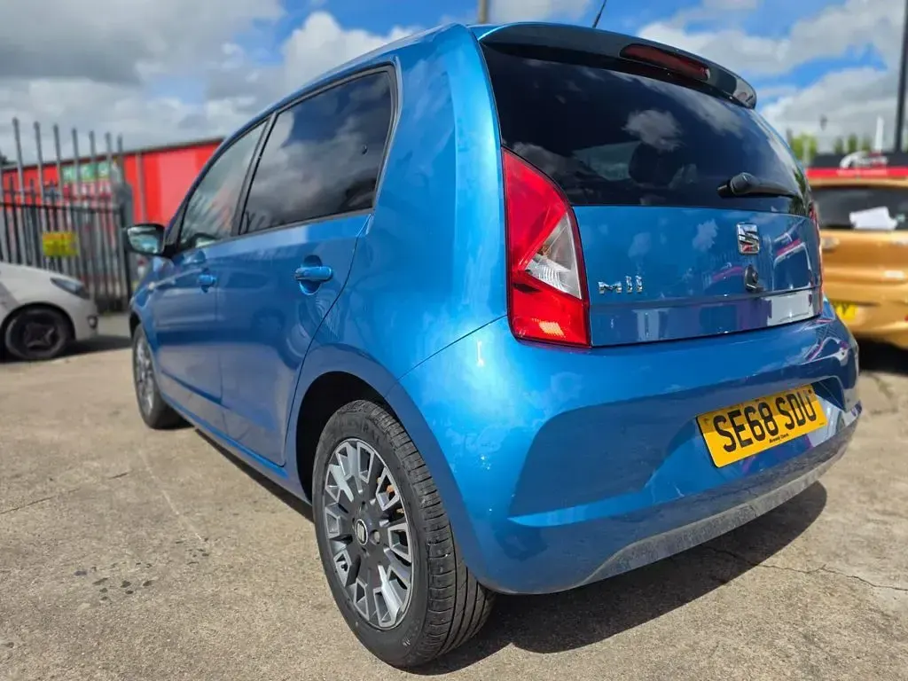 Used Seat Mii Design 60 HP (44 kW) 2019 Blue Hatchback