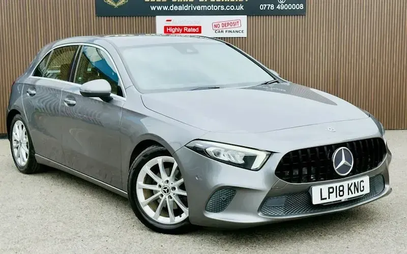 Begagnad Mercedes A180 Executive 116 HK (85 kW) 2020 Halvkombi
