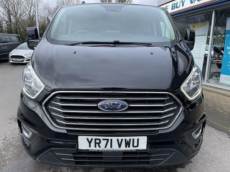 Used Ford Tourneo Custom Titanium 128 HP (94 kW) 2021 Black Van