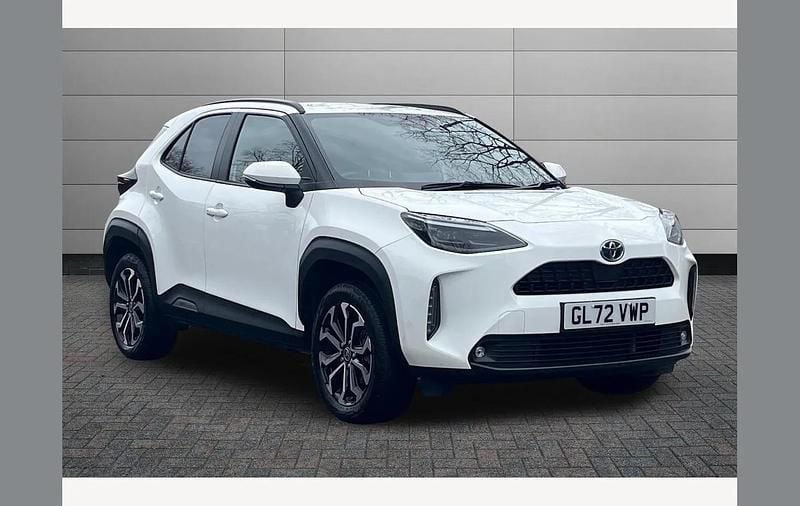 White Used 2023 Toyota Yaris Cross Design SUV | £20,495 (Good price) - Image 1/2