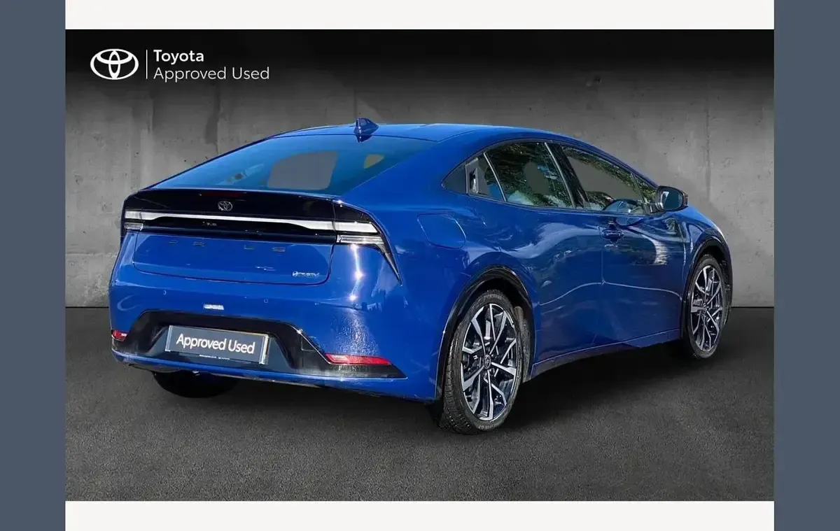 Used Toyota Prius 223 HP (164 kW) 2025 Blue Hatchback