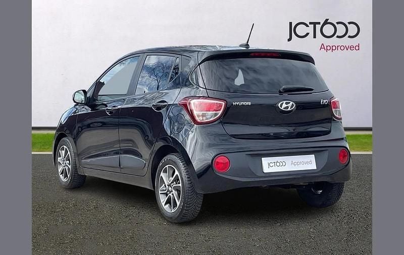 Used Hyundai i10 Premium 65 HP (47 kW) 2019 Black Hatchback