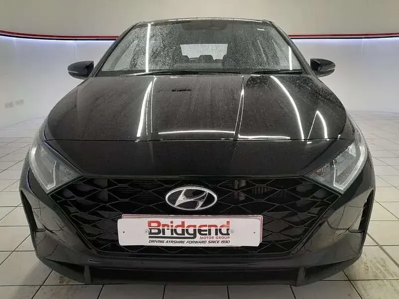 Used Hyundai i20 SE 100 HP (73 kW) 2023 Black Hatchback