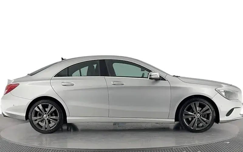 Used Mercedes CLA180 122 HP (89 kW) 2017 Silver Coupe