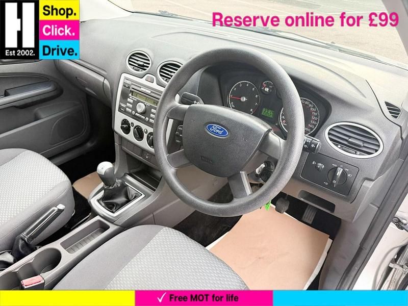 Used Ford Focus 113 HP (83 kW) 2006 Silver Hatchback
