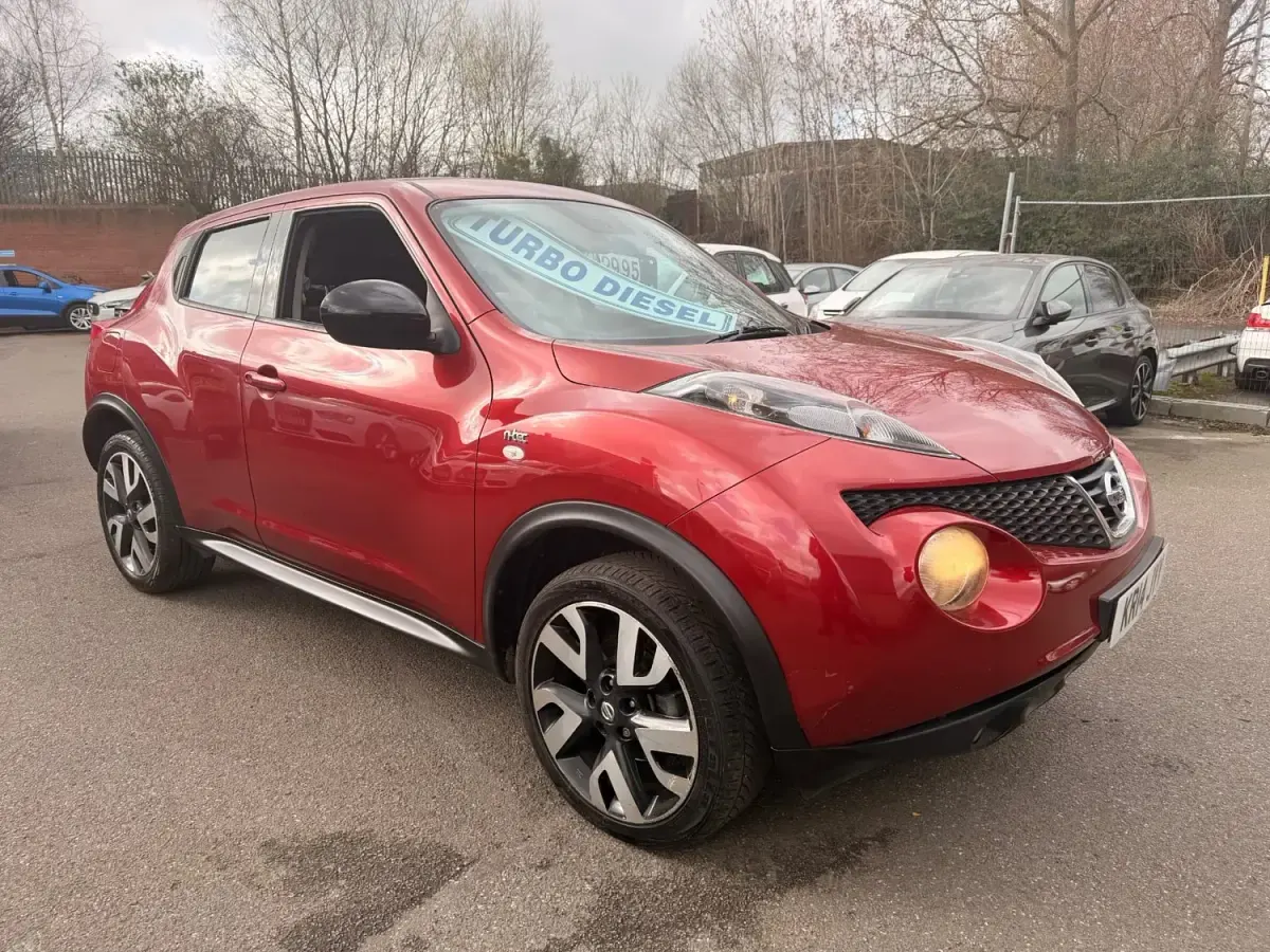 Używany Nissan Juke N-TEC 110 KM (80 kW) 2014 Czerwony SUV