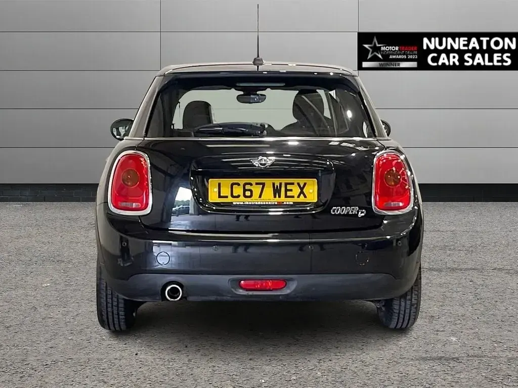 Usado Mini Cooper D Hatch 116 HP (85 kW) 2018 Preto Citadino