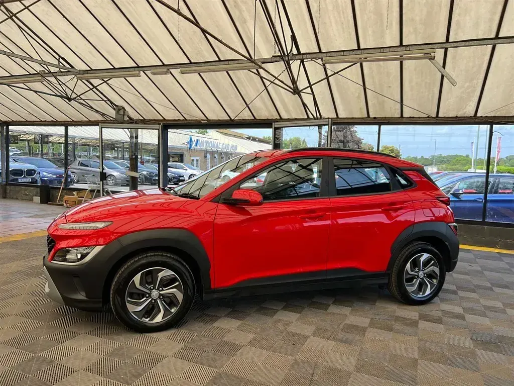 Used Hyundai Kona SE 141 HP (103 kW) 2023 Ignite flame SUV
