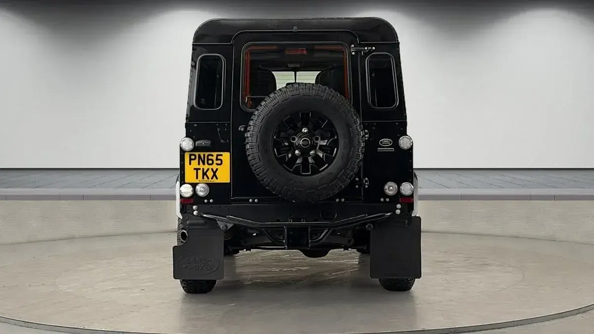 Used Land Rover Defender Autobiography 2015 Santorini black SUV