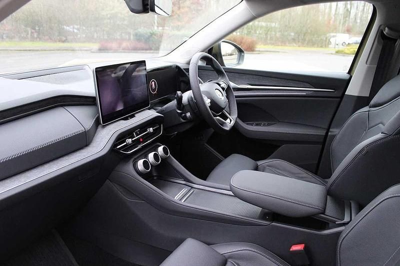 Second-hand Skoda Kodiaq SE L 150 CP (110 kW) 2025 Auriu SUV