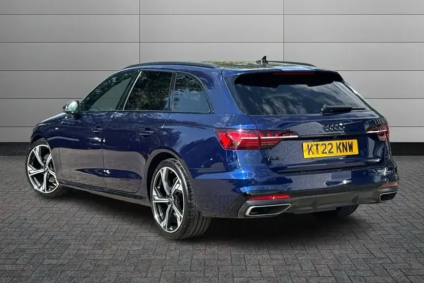 Used Audi A4 Black Edition 148 HP (108 kW) 2022 Blue Estate