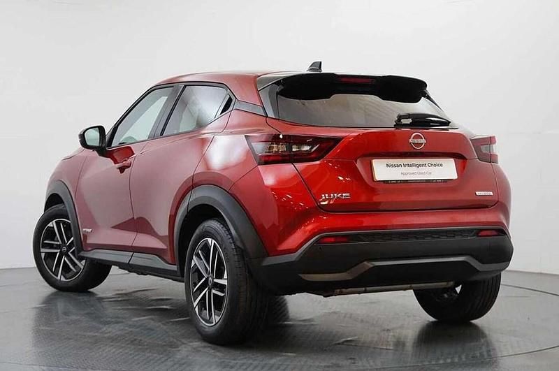 Used Nissan Juke N-Connecta 143 HP (105 kW) 2024 Red SUV