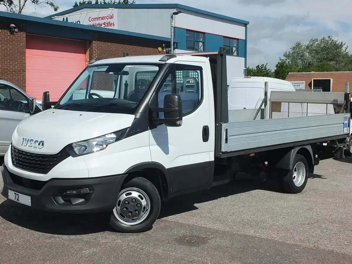 Used Iveco Daily 136 HP (100 kW) 2022 White