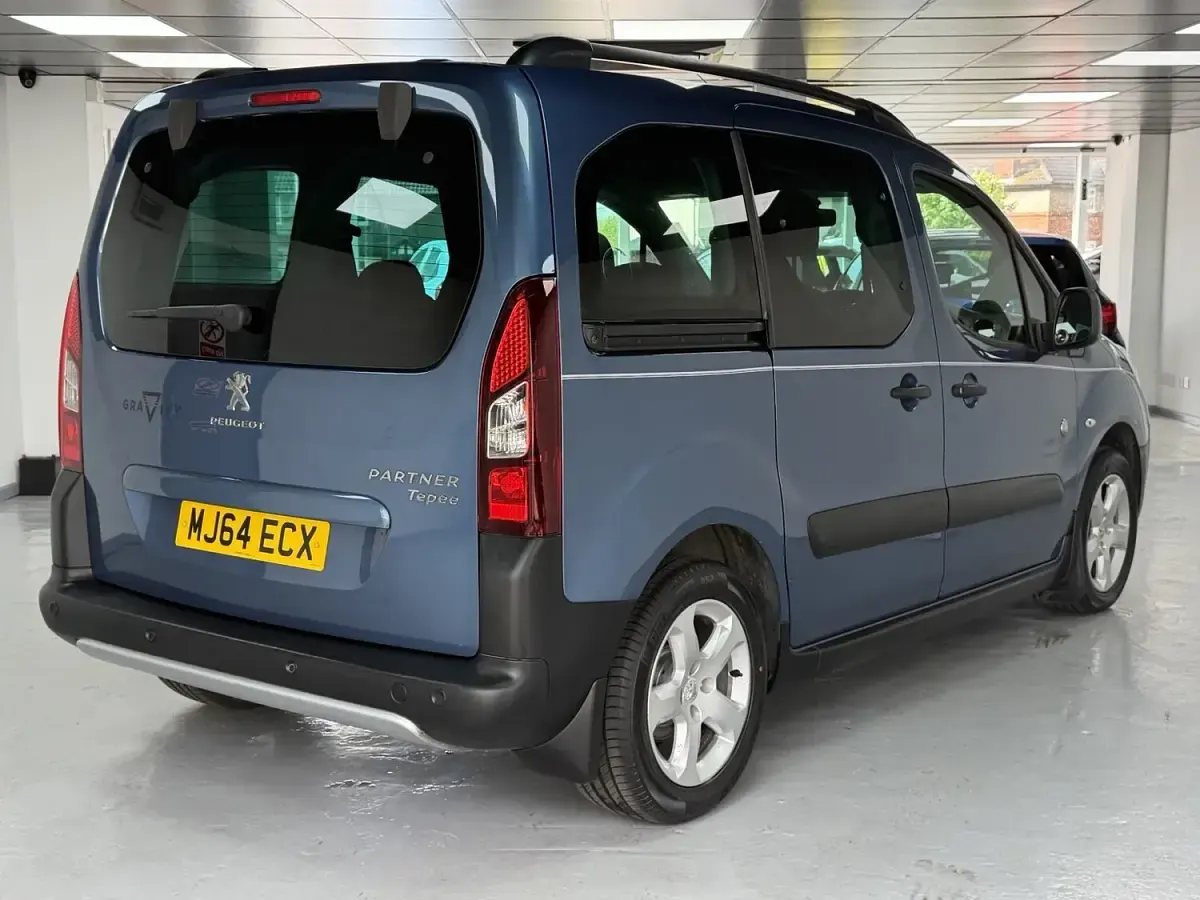 Used Peugeot Partner Tepee Outdoor 115 HP (84 kW) 2014 Blue MPV
