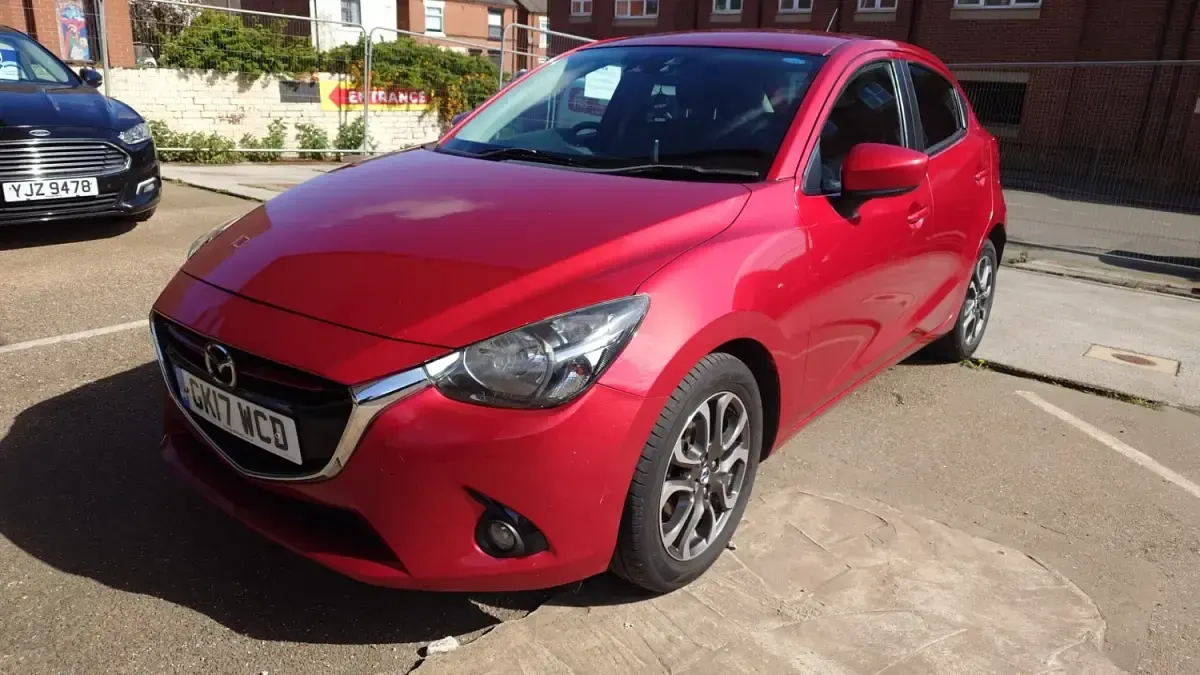 Usado Mazda 2 Inclusive 2017 Vermelho Citadino